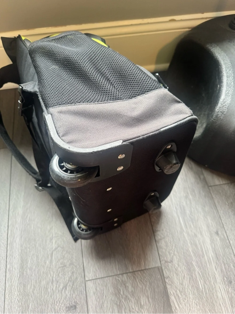 Nike rolling backpack